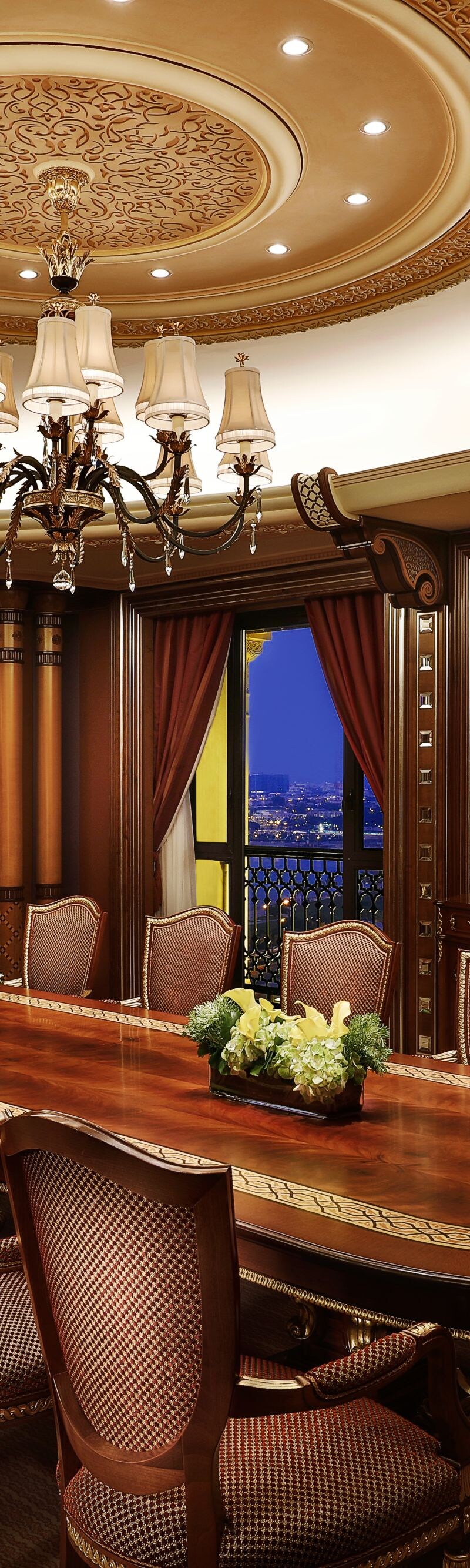الشاطئ الخاص
